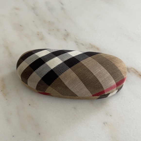 Burberry Accessories - Burberry used sunglass case